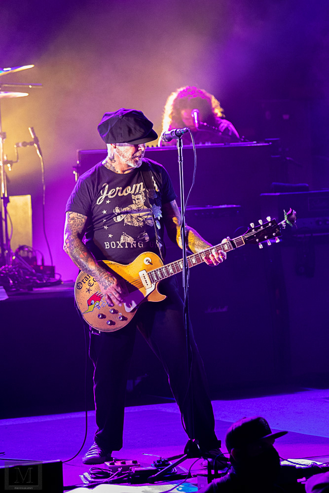 Mike Ness/ Social Distortion