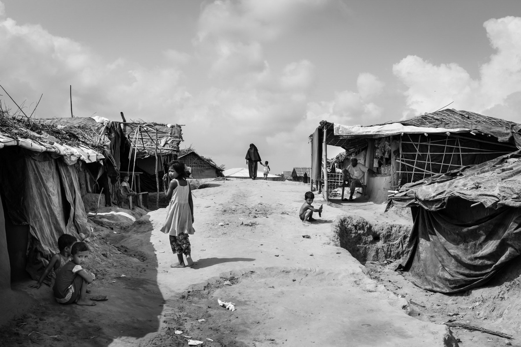 New part of Kutupalong refugee camp hosting more than 50,000 out of the 100,000 Rohingya refugees that have reached Bangladesh since October 2016 and the unfolding ethnic cleansing campaign carried out by the Myanmar security forces. Cox's Bazar, Bangladesh, May 2017
