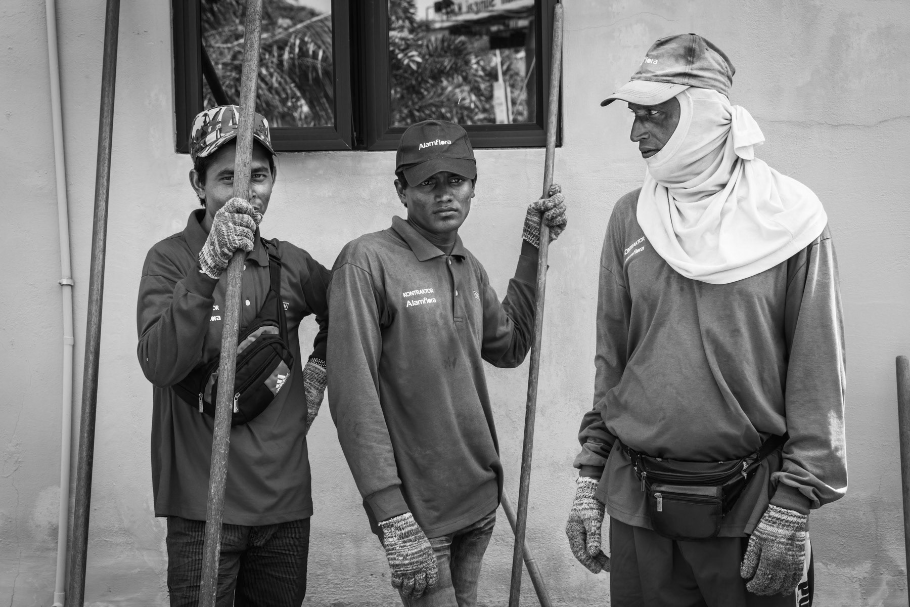 Rohingya daily labour working for a contractor responsible to keep the city drainage and sewage clean. They are paid around 6 usd per day, which is well below the daily wage that would otherwise be paid to somebody having ID documents. Being stateless and having no official ID documents, most Rohingya living in third countries are extremely vulnerable to abuse and underpaid jobs. Kuantan in Pahang, Malaysia, June 2017