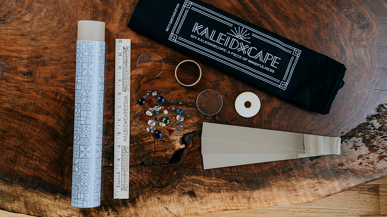 BRAND ID / PRODUCT DESIGN / ART DIRECTION