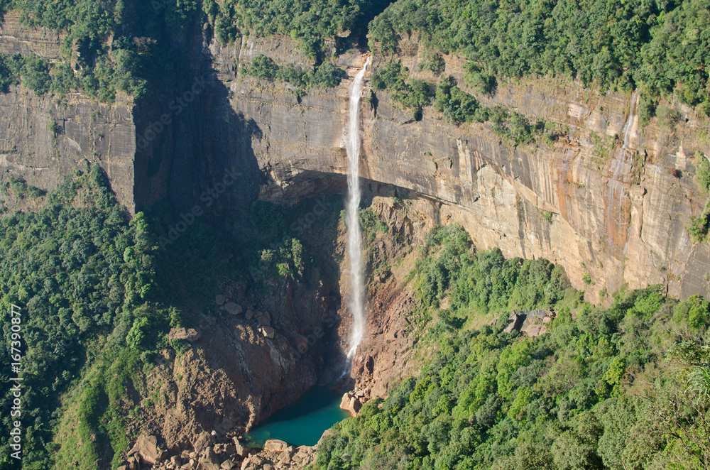 Nohkalikai Falls, Cherrapunji, India