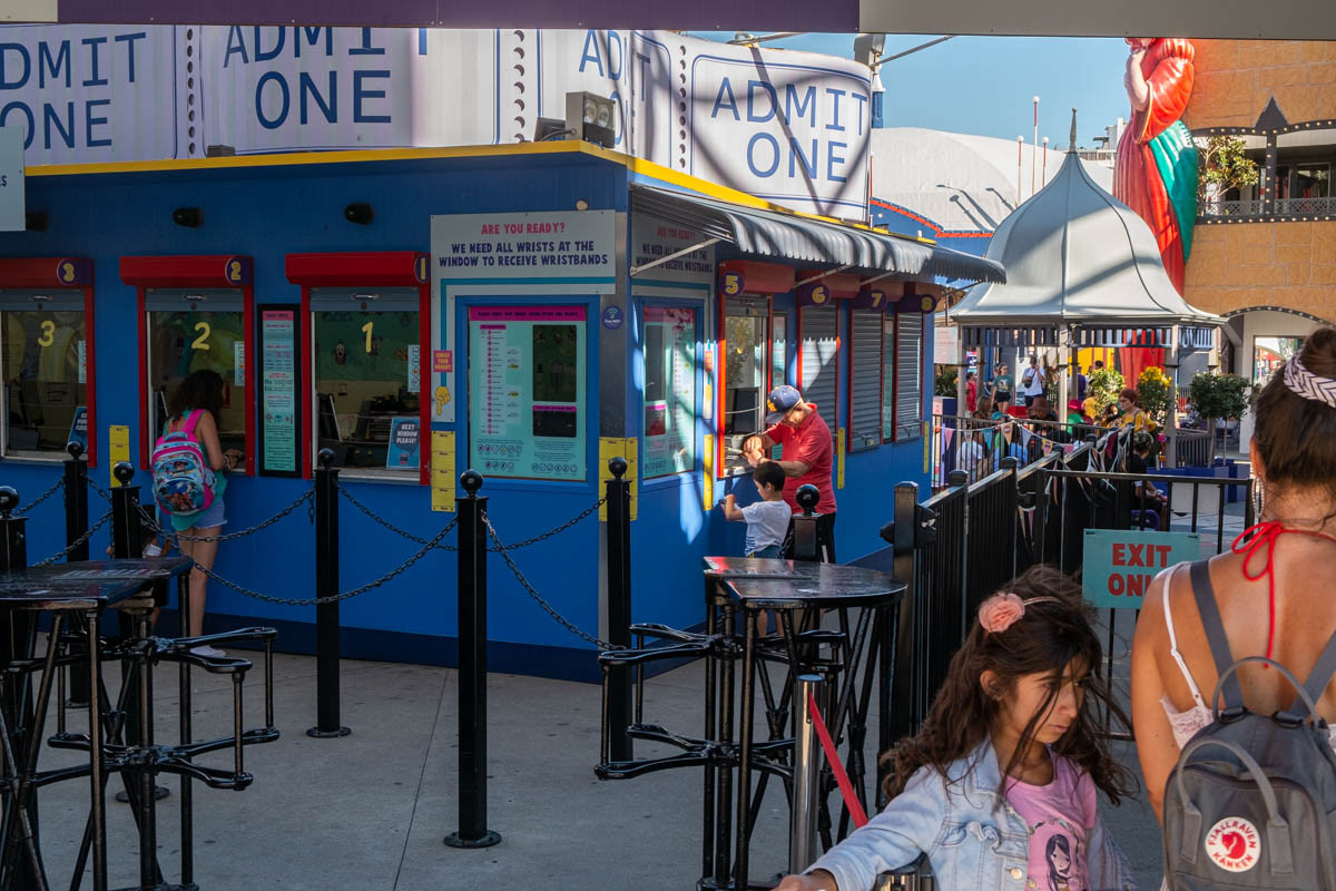 Luna Park jouxte le Palais Theatre de St Kilda