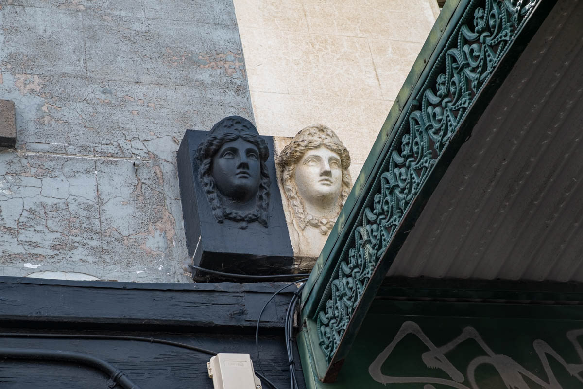 Les jumelles