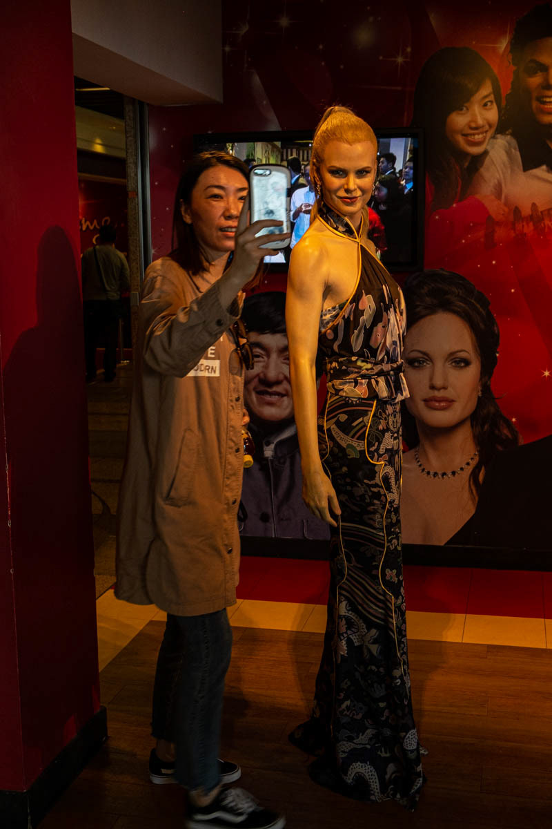Célébrité à l'arrivée du funiculaire: Nicole Kidman. Peak Tower (Madame Tussauds)