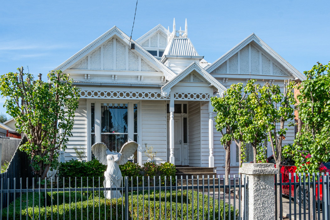 La Victoire de Samothrace stylisée, version australienne de jardin