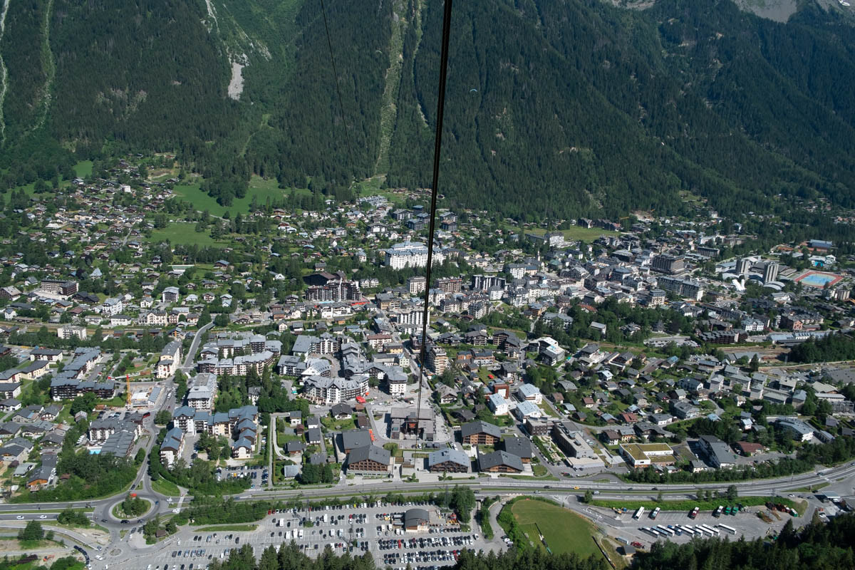 Descente sur Chamonix , en bas: 1.038 mètres
