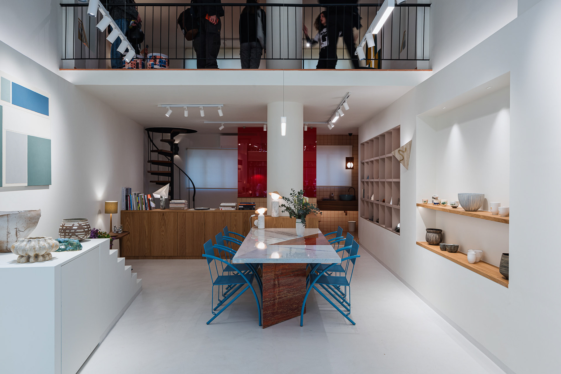 Showroom 9-11 | A&O Architects and Yomacasa