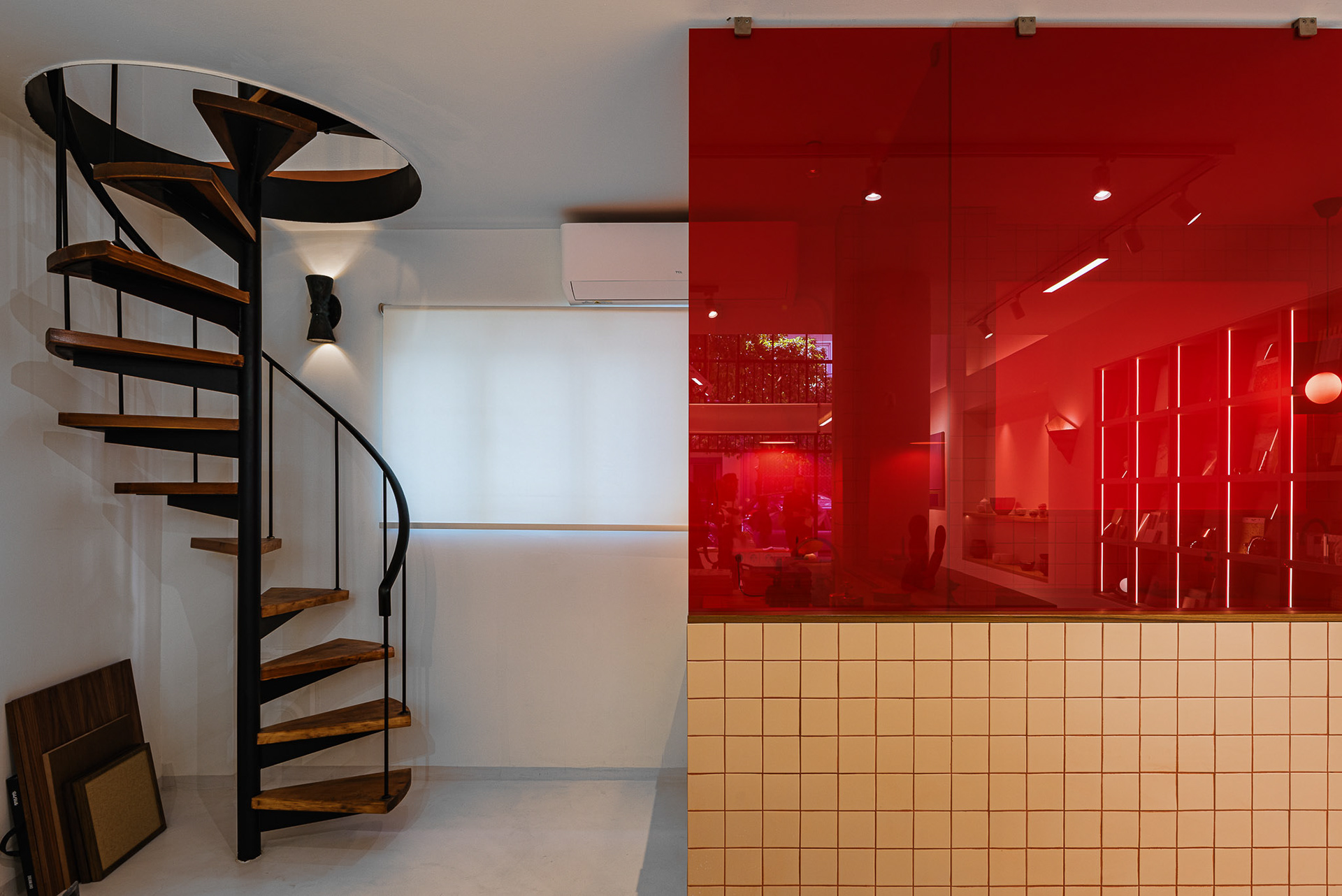 Showroom 9-11 | A&O Architects and Yomacasa