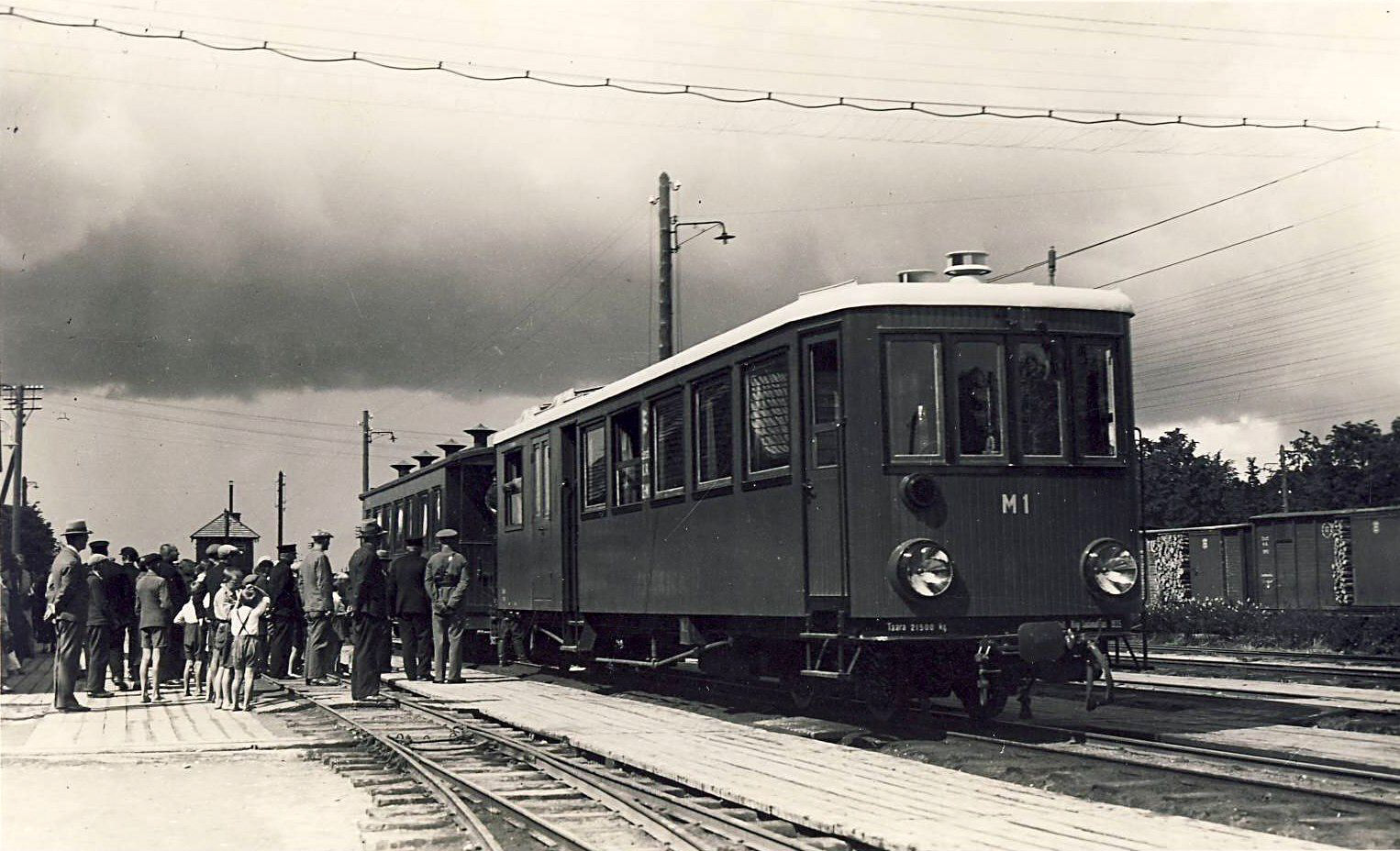 "Mulgi Ekspress" train at Mõisaküla, 1930s