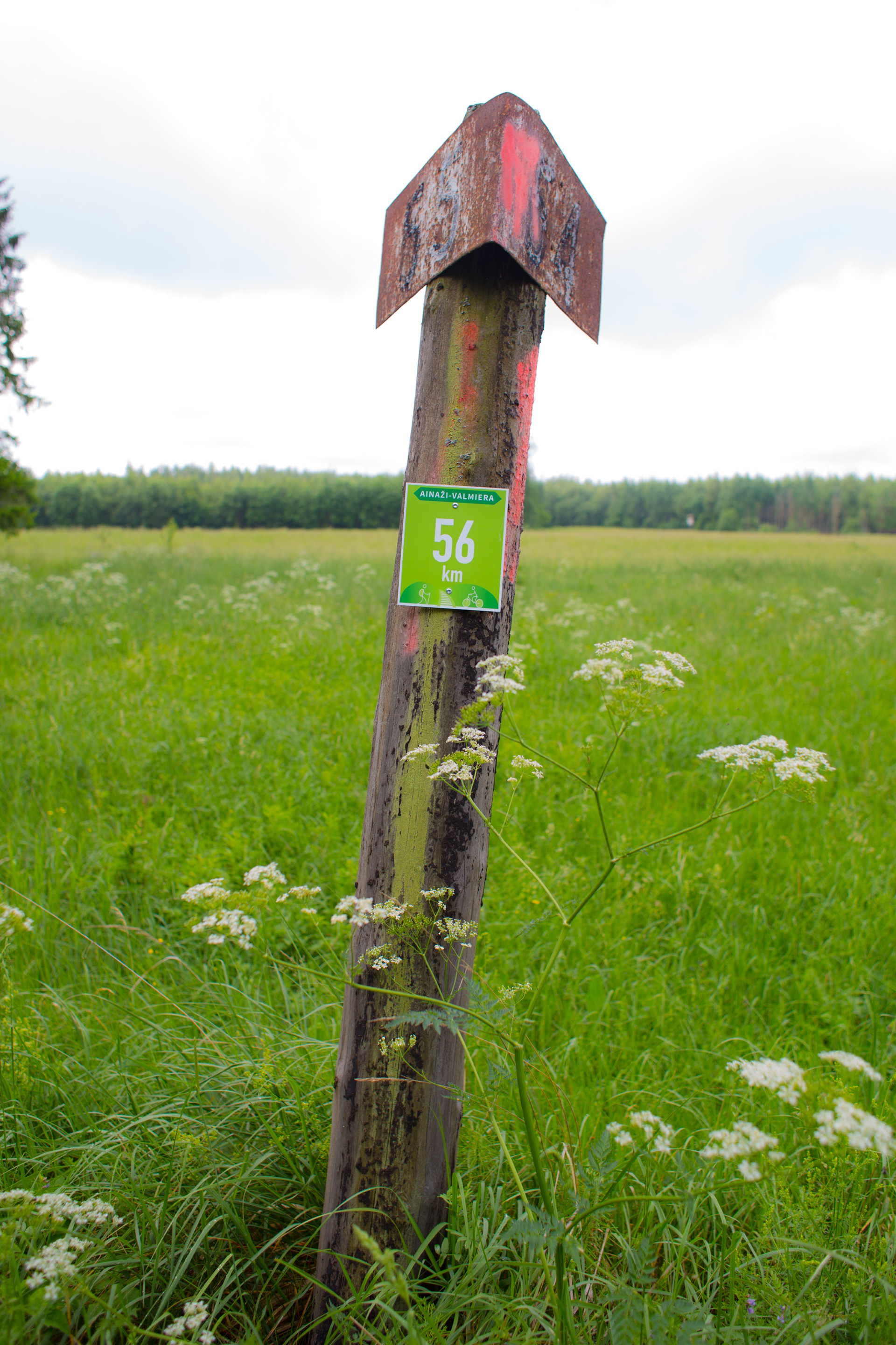 Signpost near Dikļi former station