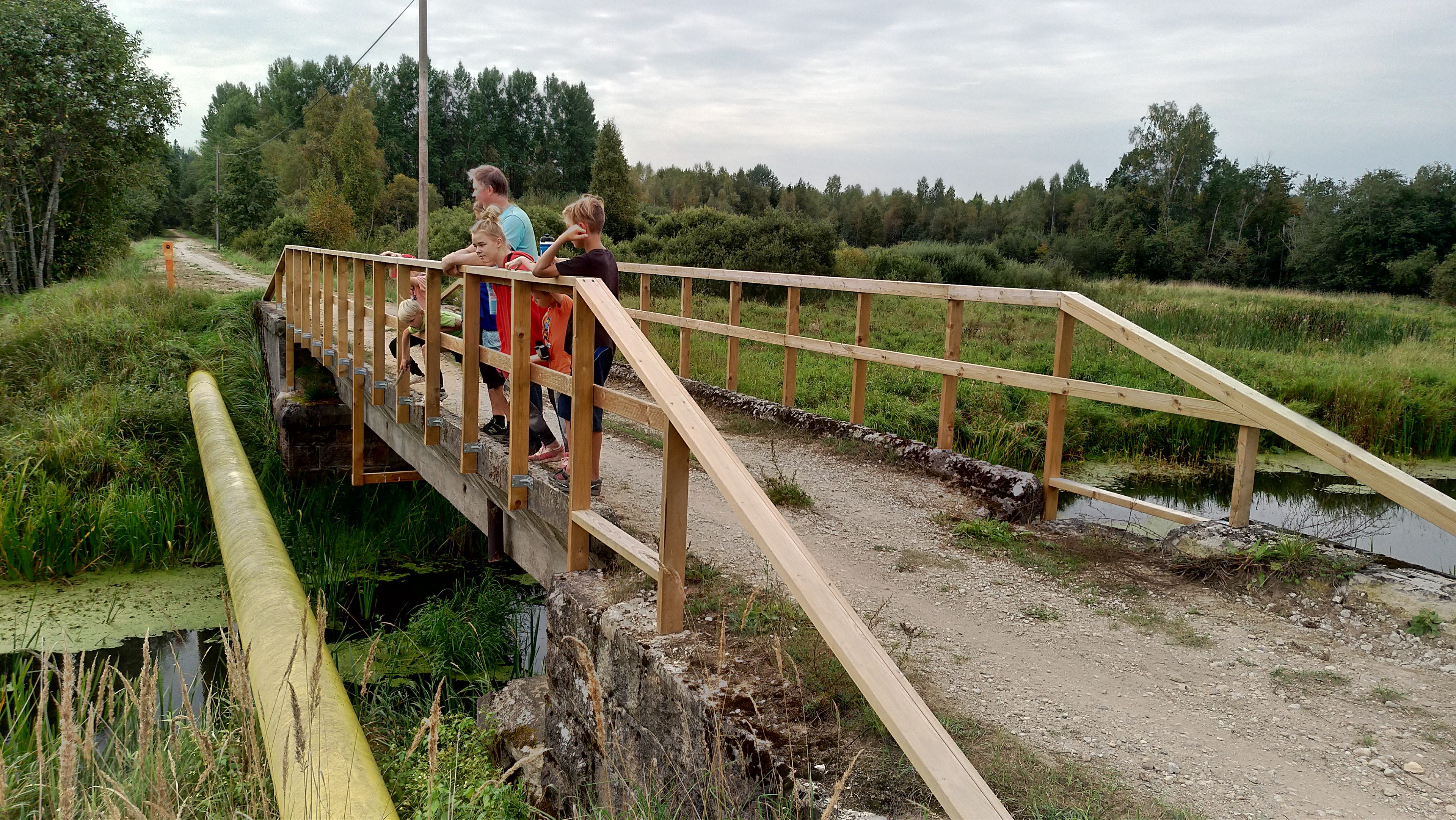2 km. Raudna jõe sild. Bridge over the Raudna River.