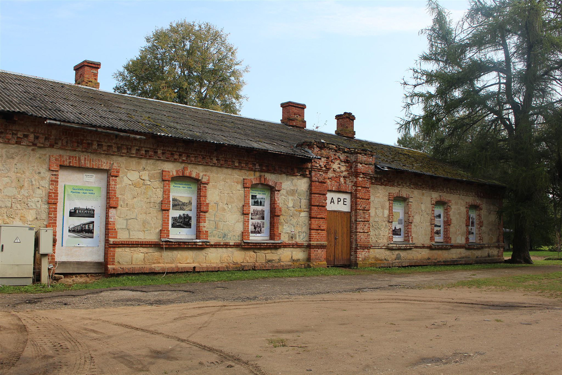 55 km. Ape endine jaamahoone. Former station in Ape.