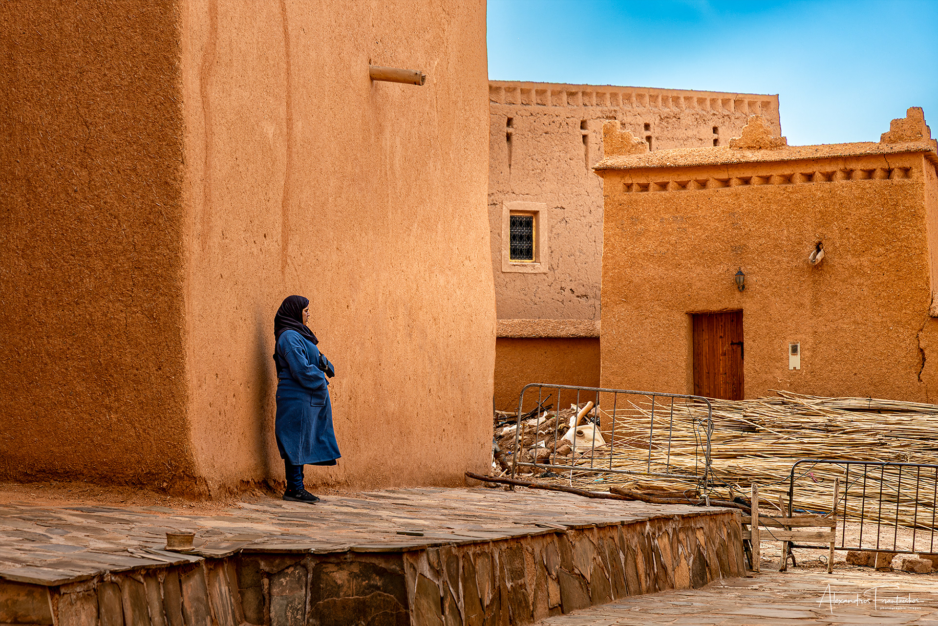 “Between Walls and Time” 