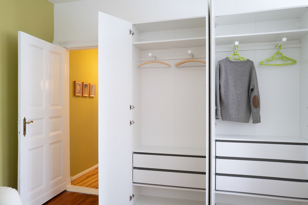 Geräumiger Kleiderschrank