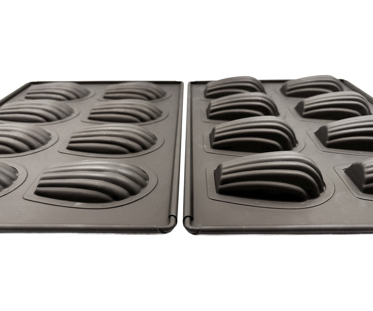 既存のマドレーヌ型(左)と深型マドレーヌ型(右)