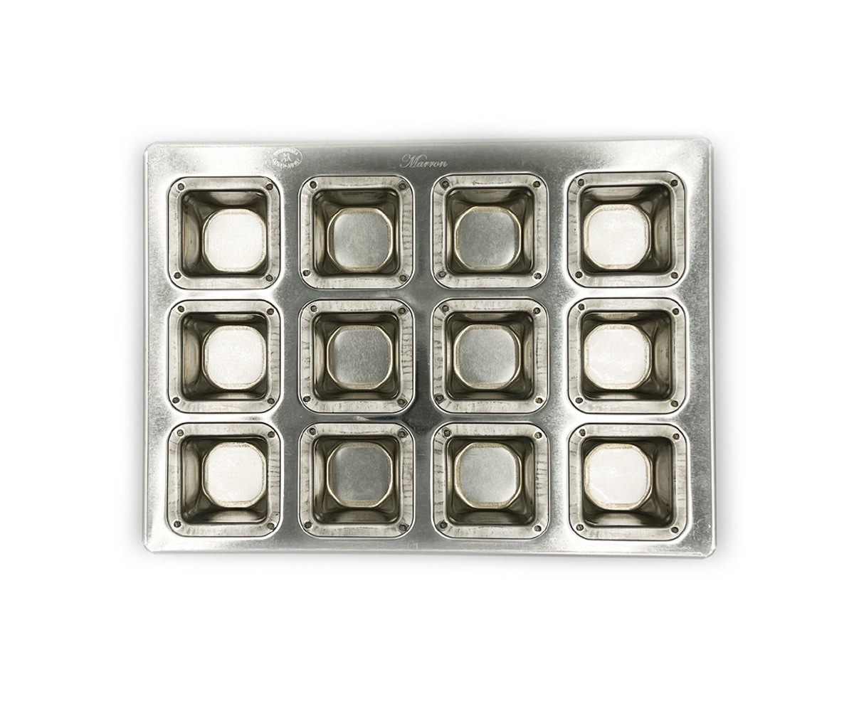 Silicone-coated SV Chestnut Cube Pan (12 pieces)
