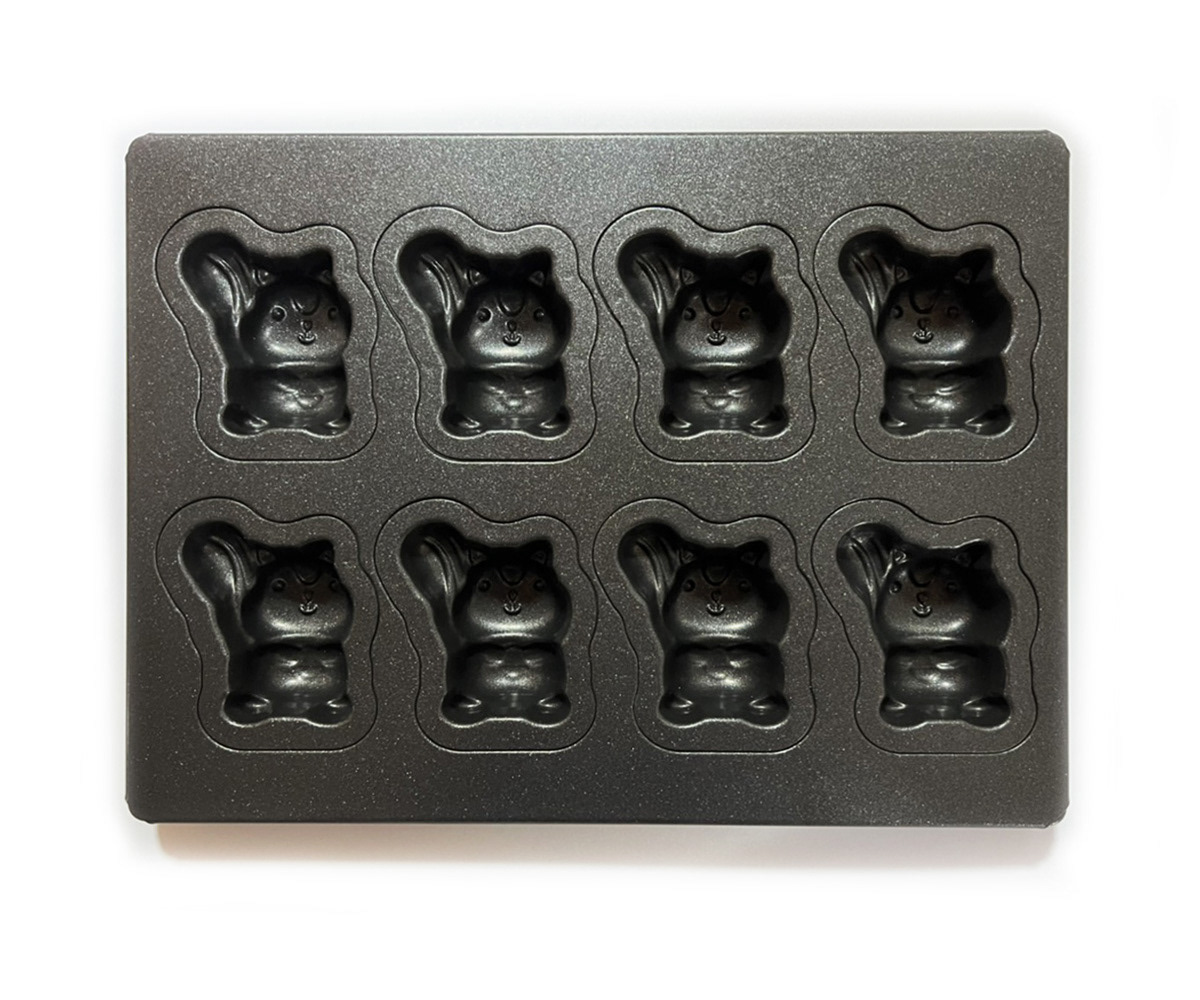 Teflon-coated MB Squirrel Baking Pans (8 pieces)