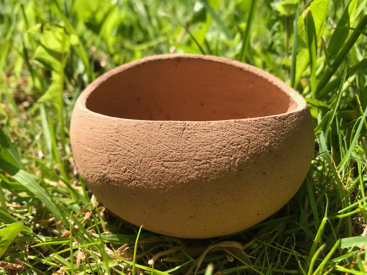 refined pinch pot
