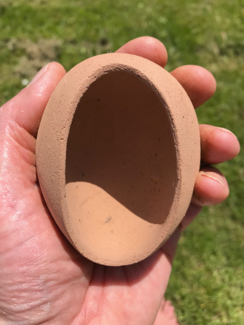 refined pinch pot