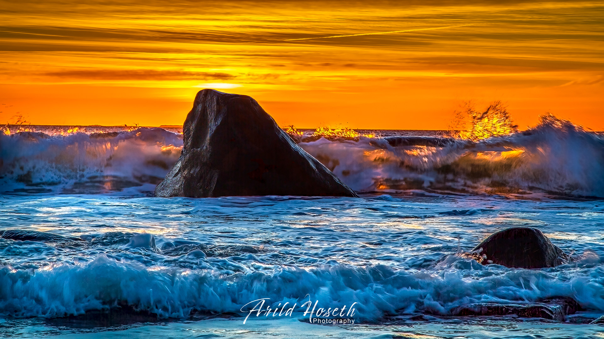 S2675- Gull i blått hav - - Hvaler