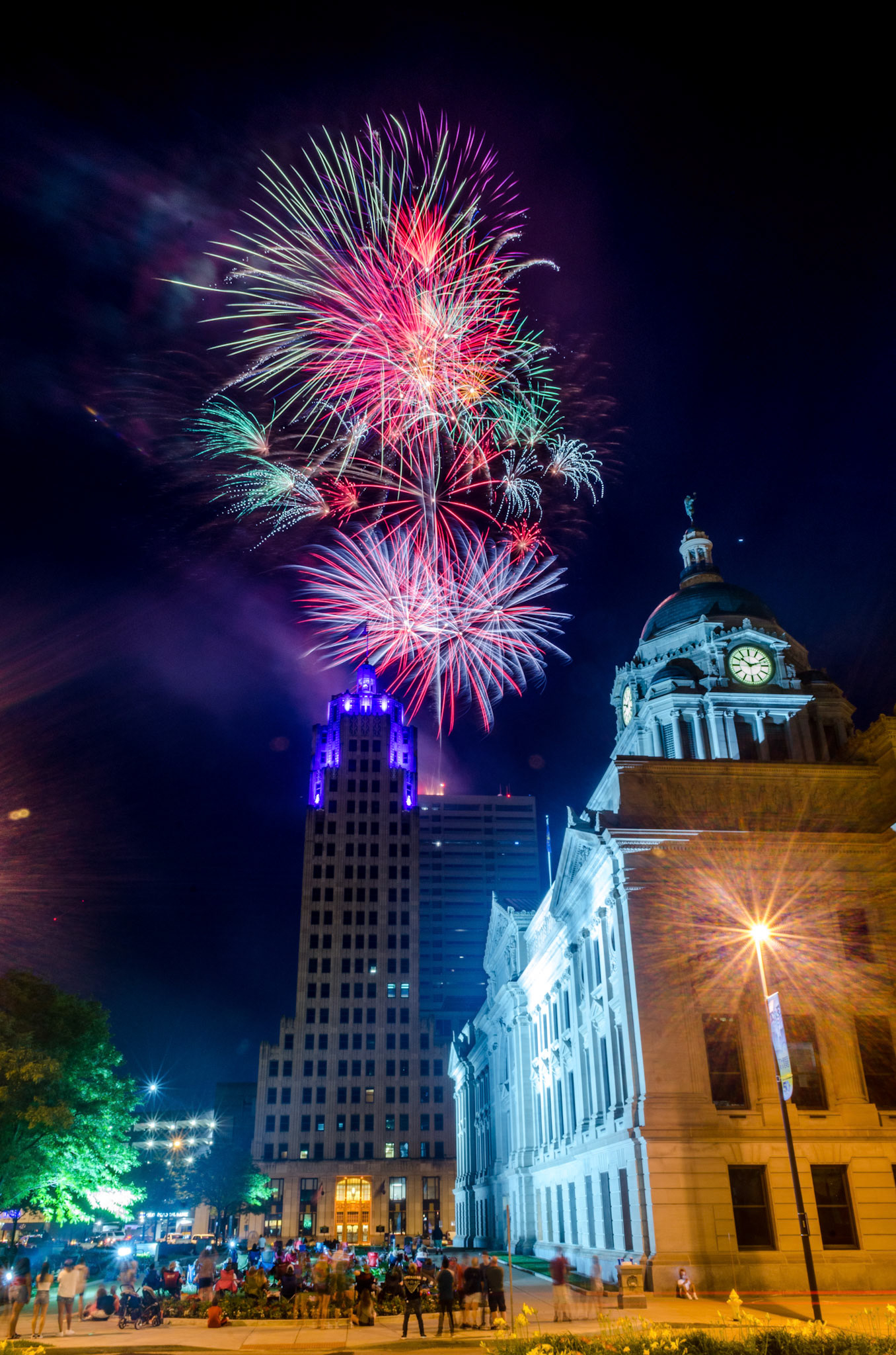 JPMMedia.com presents 2018 Fireworks show from downtown Fort Wayne by the Allen County Courthouse.