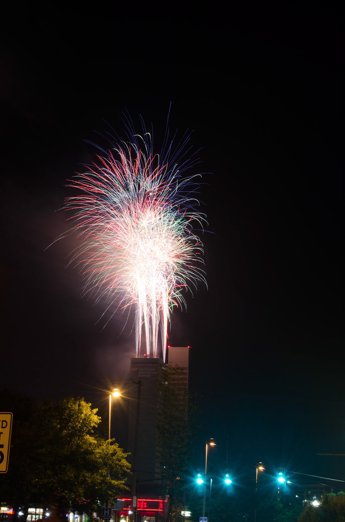 @jpmmedia #jpmmedia #fortwayne #fireworks #downtownfortwayne #fortwaynefireworks #july4th #4thofJuly
