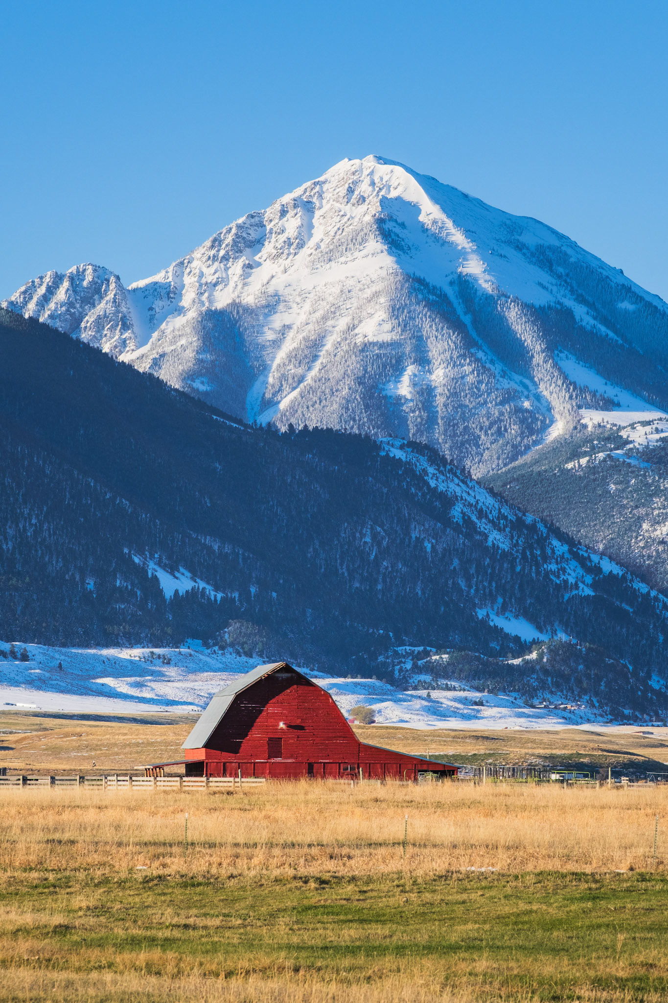 Barn near Emigrant Peak