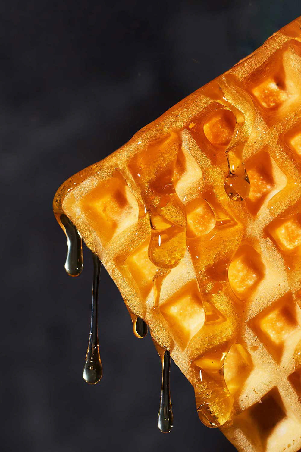 Vohveli josta valuu hunajaa