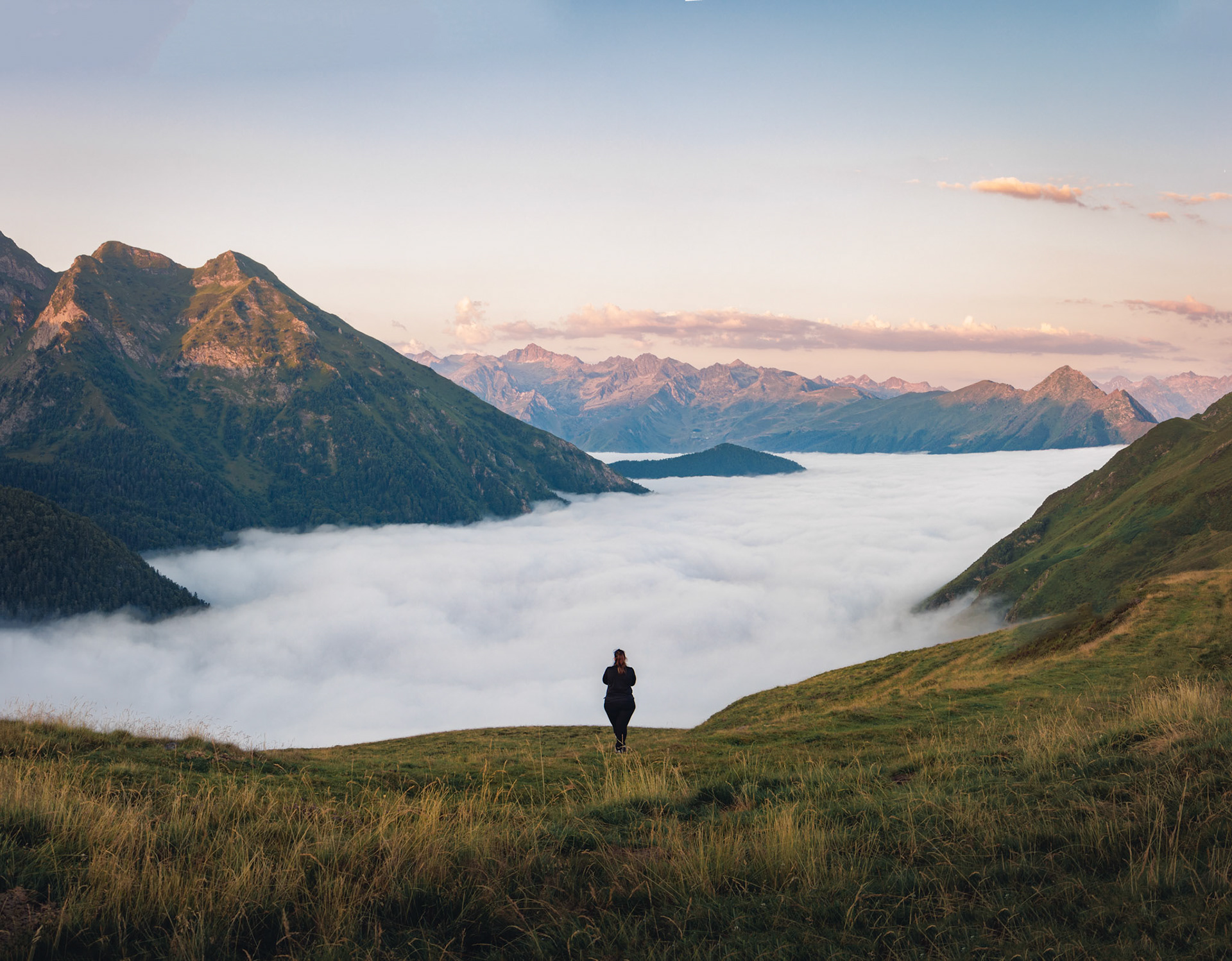 La découverte d'une mer de nuages — se sentir minuscule face à cette immensité.
