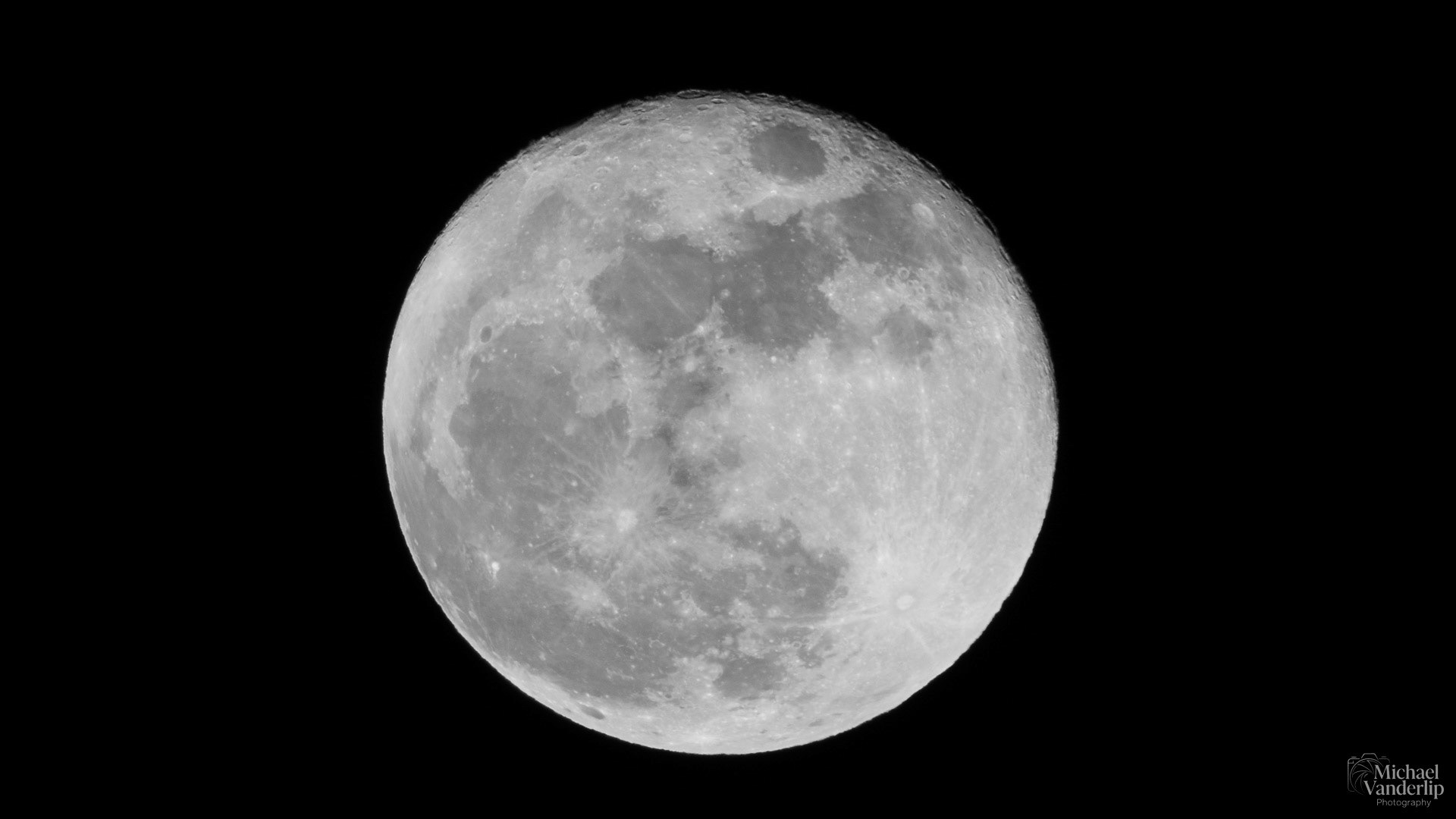 Full Moon taken in Ashland, Oregon.