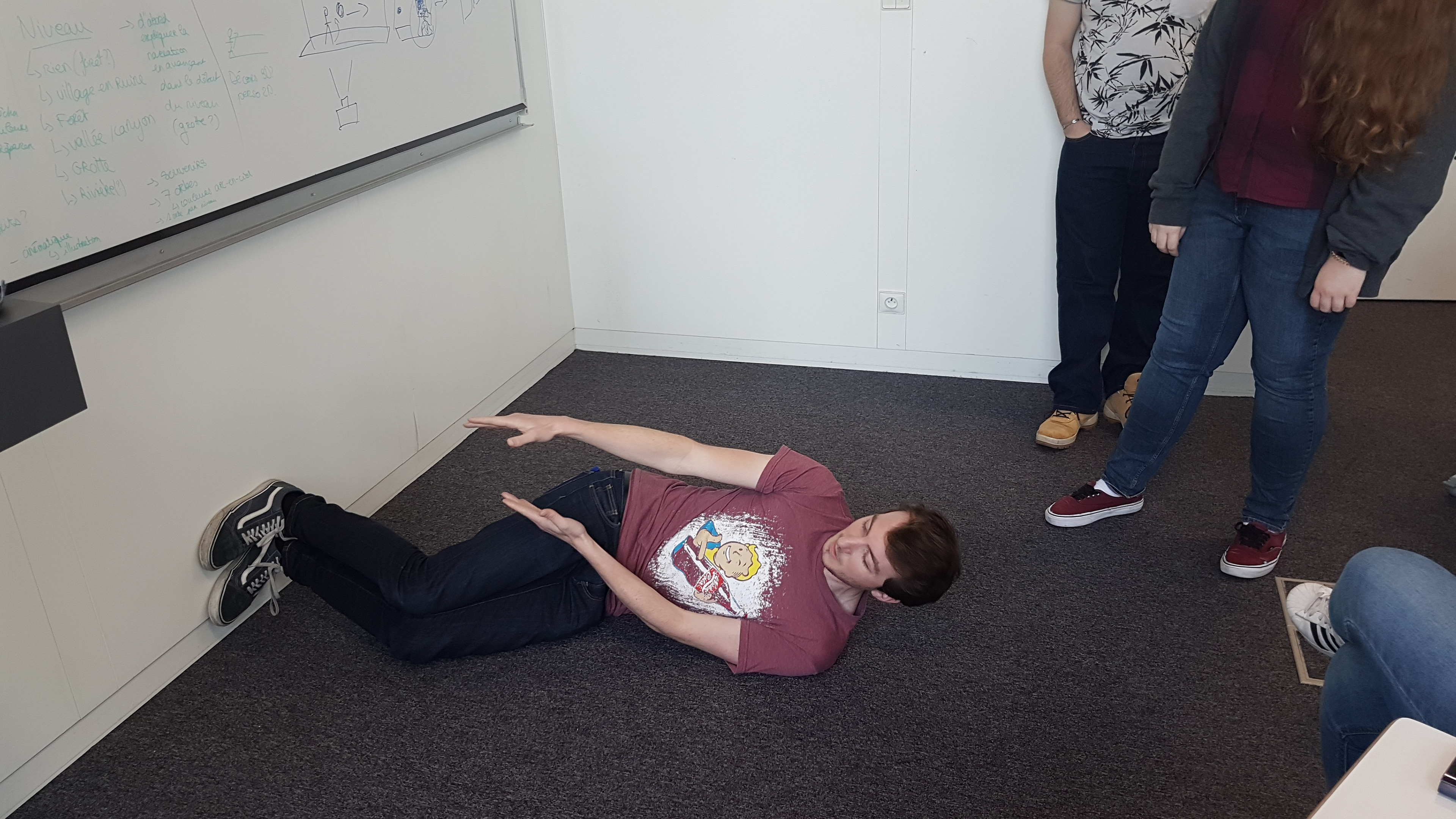 Flat surfaces are not practical to share informations about gravity in a rotating world !