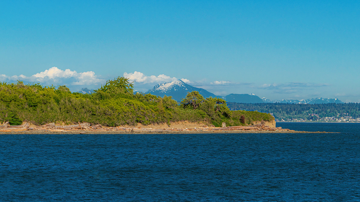Barnum Point And Cascade Mountains