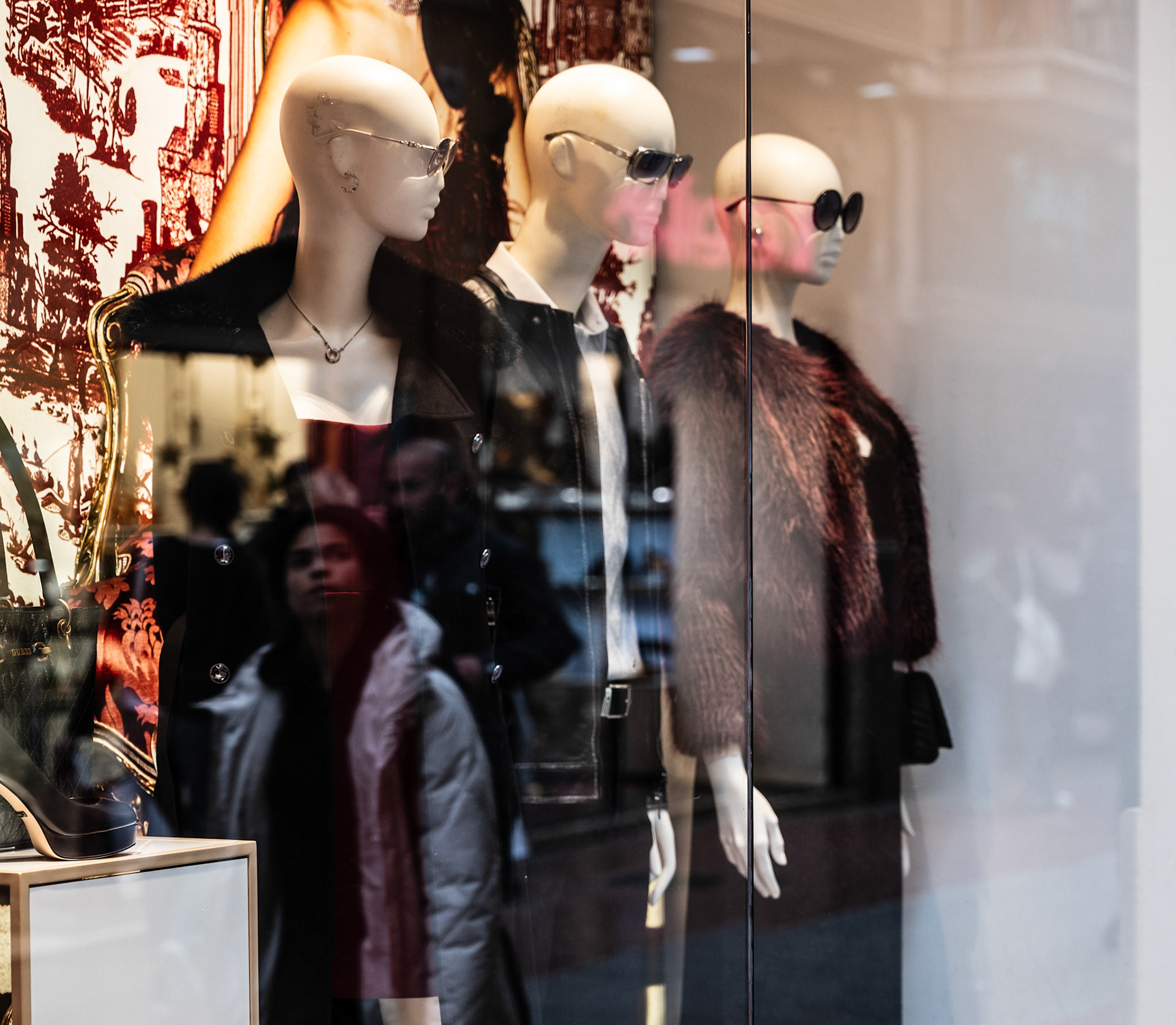 found these amazing reflections in the three mannequins or better in the shop windows glass during a short trip to palma