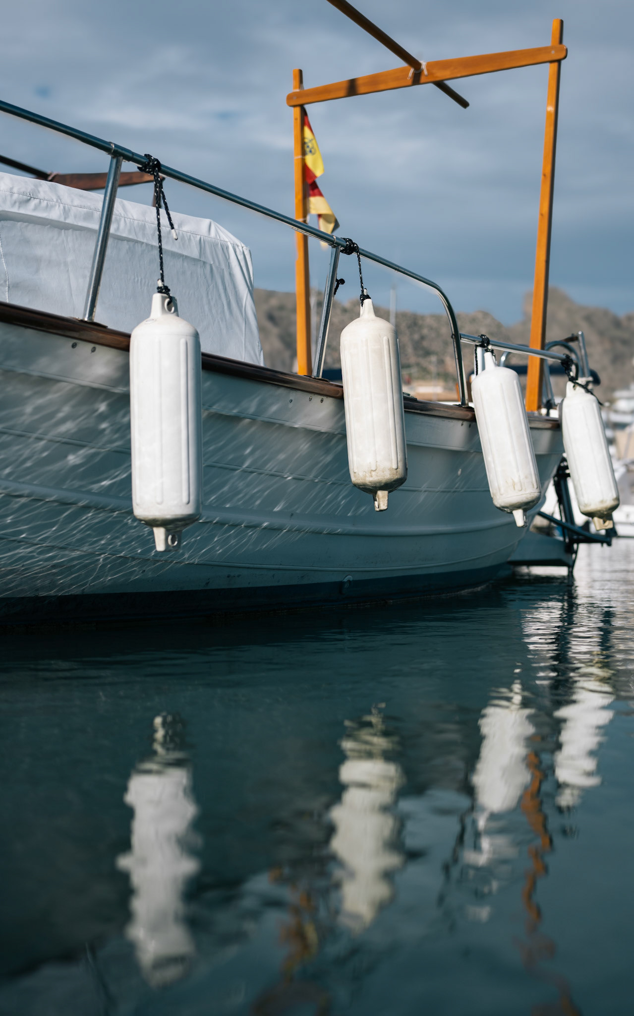 found this beautiful typical mallorquín boat in port de pollença