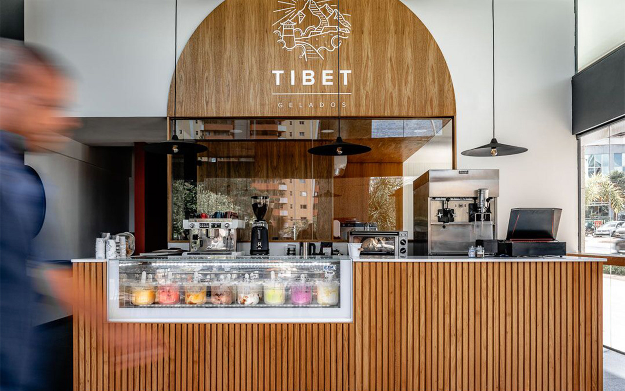 Letreiro por Estúdio Empena | Projeto de arquitetura pelo escritório Casulo