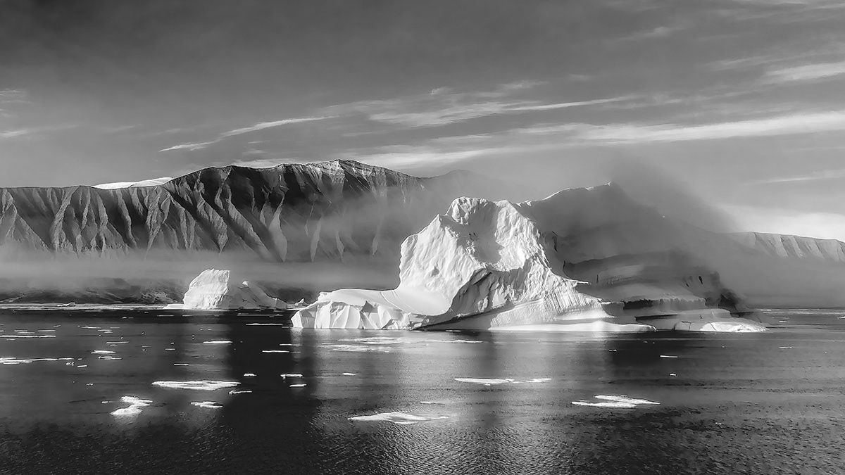Iceberg under its own fog - Greenland
