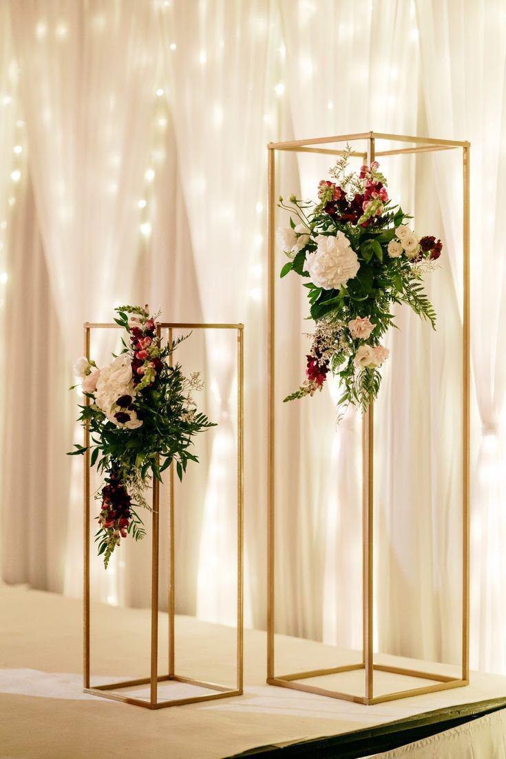 Aisle Gold Stand Side Decor