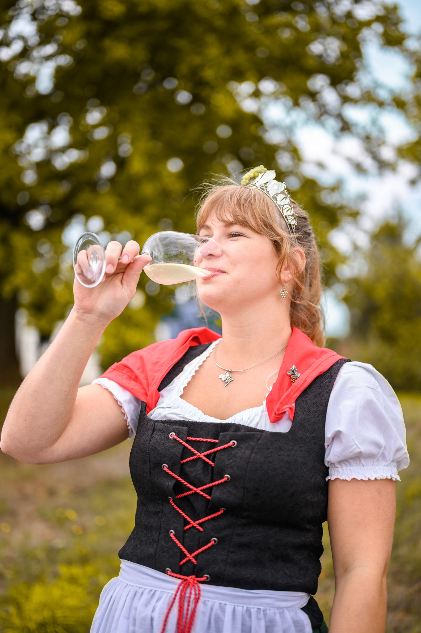 WEINKÖNIGIN LÖSNICH