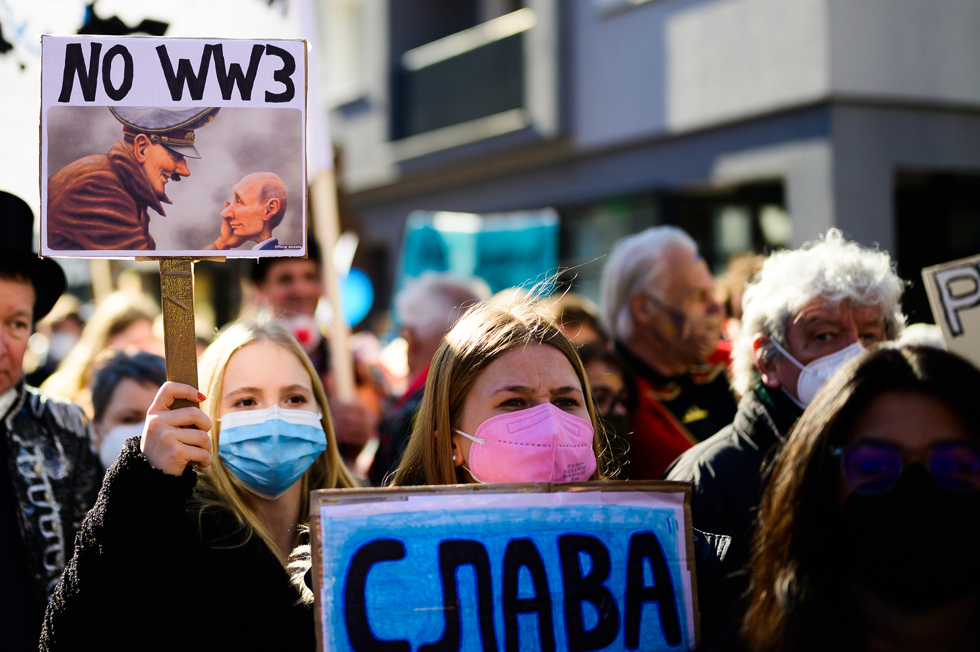 28.02.2022, Köln,  Rosenmontags-Friedensdemo