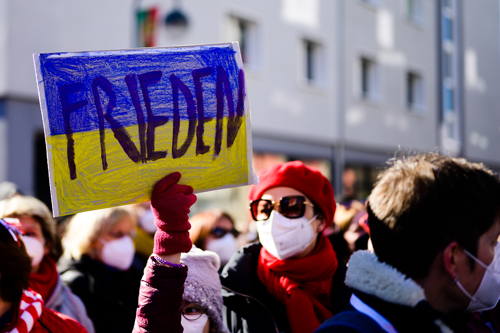 28.02.2022, Köln,  Rosenmontags-Friedensdemo