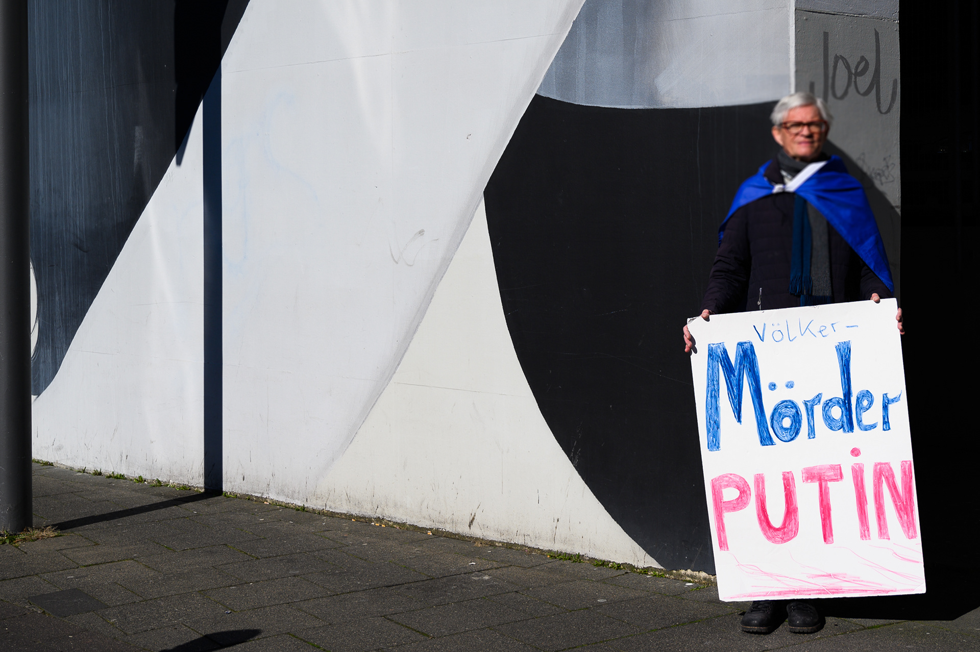 28.02.2022, Köln,  Rosenmontags-Friedensdemo