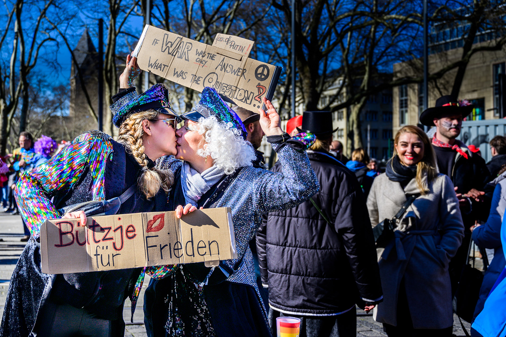 28.02.2022, Köln,  Rosenmontags-Friedensdemo