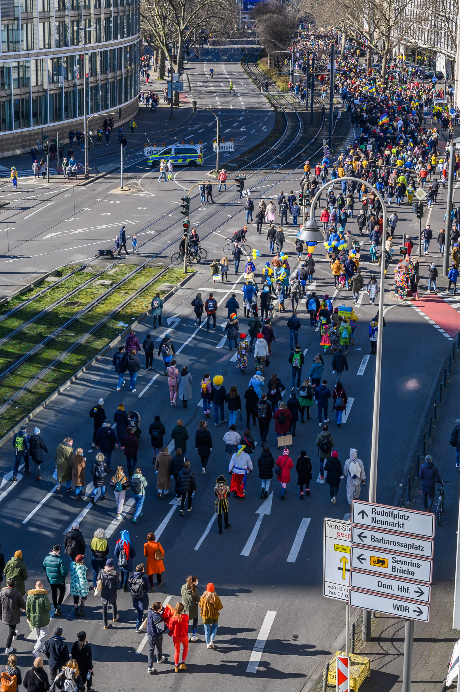 28.02.2022, Köln,  Rosenmontags-Friedensdemo
