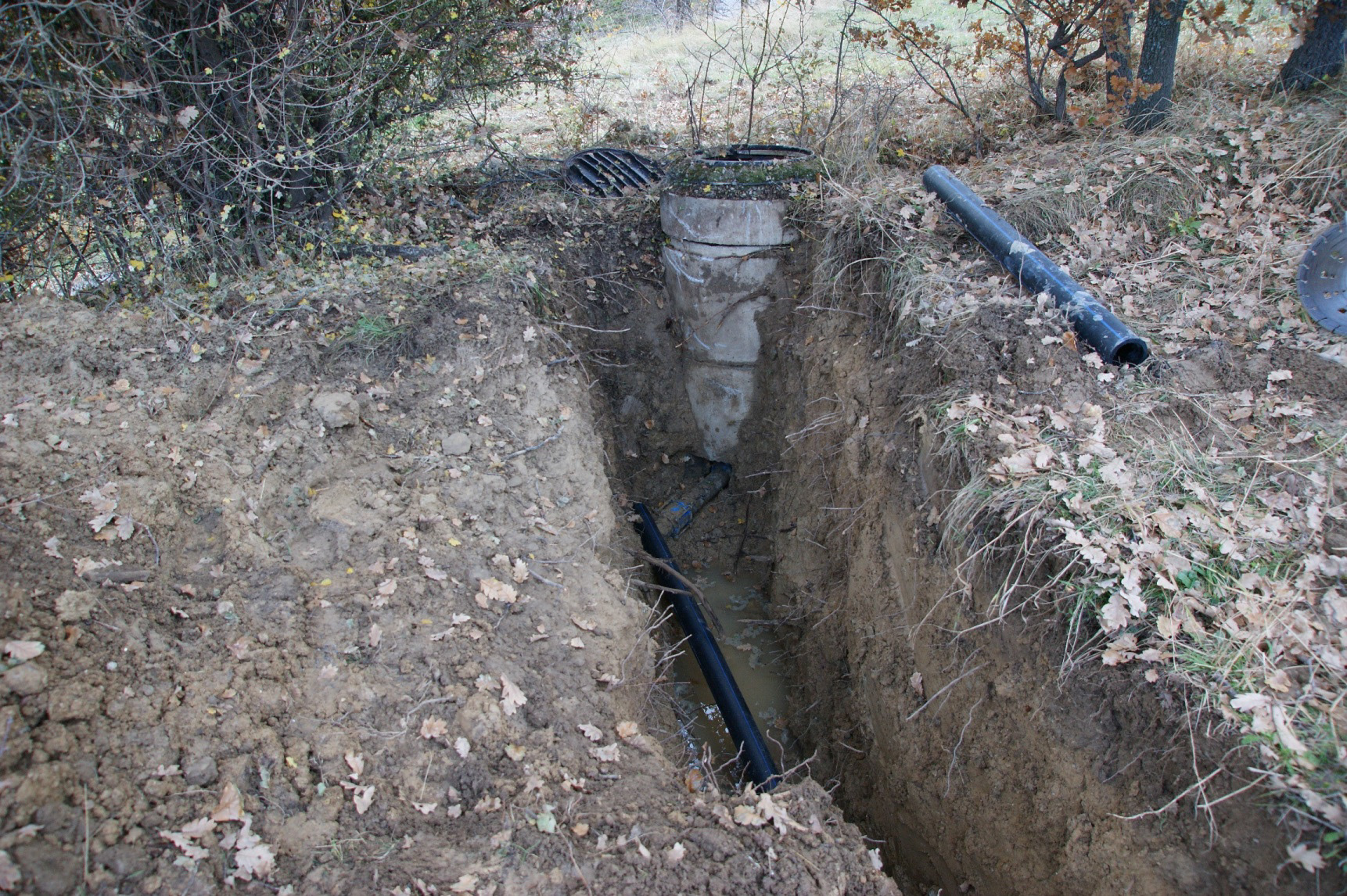 2012, secteur Liouche, raccordement nouvelle canalisation au regard en limite vers Argelas