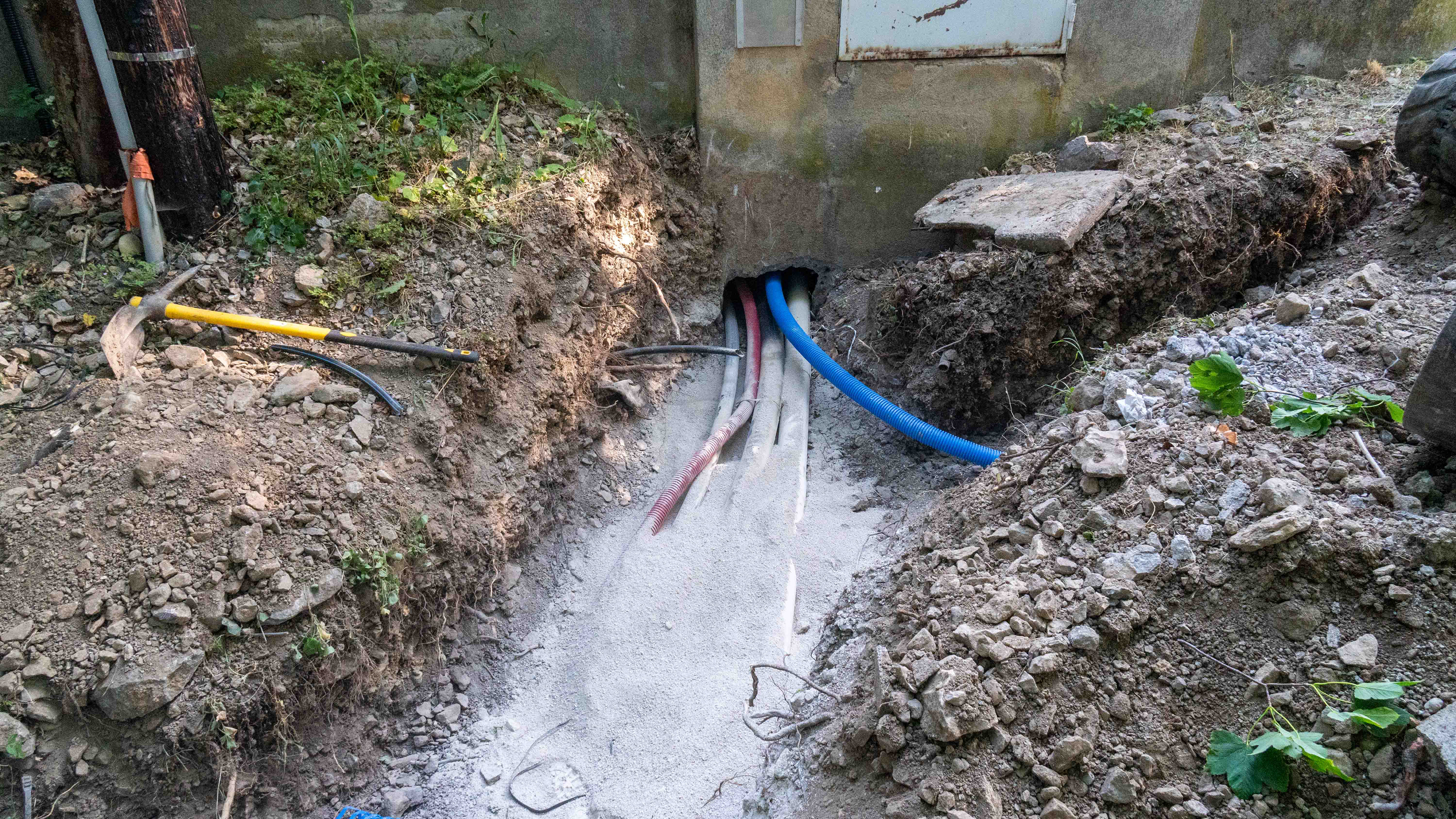 en bleu eau du Mélan vers branchement Maison Forestière