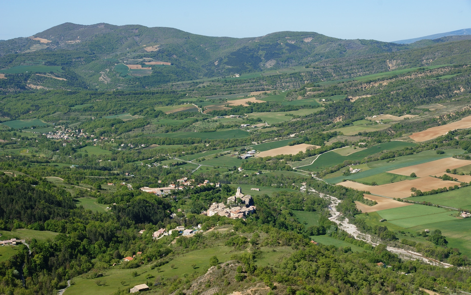 Thoard, vallée des Duyes, sommet du Ruth