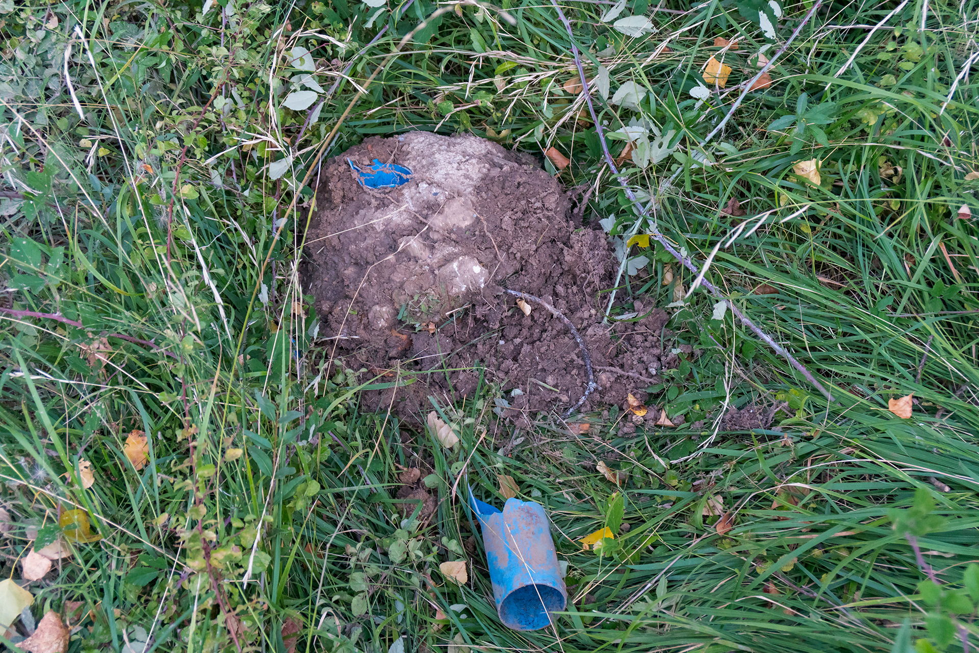 Destruction de la tête de la bouche à clé de commande de la vidange de la branche eau Faÿsse en son point le plus bas!