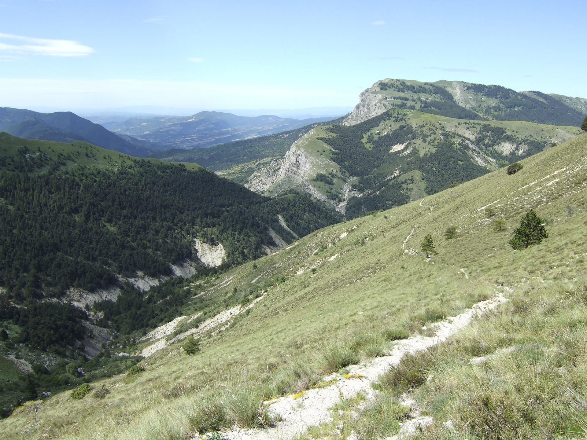 Descente depuis le col entre les deux Cloches vers le col Saint-Antoine