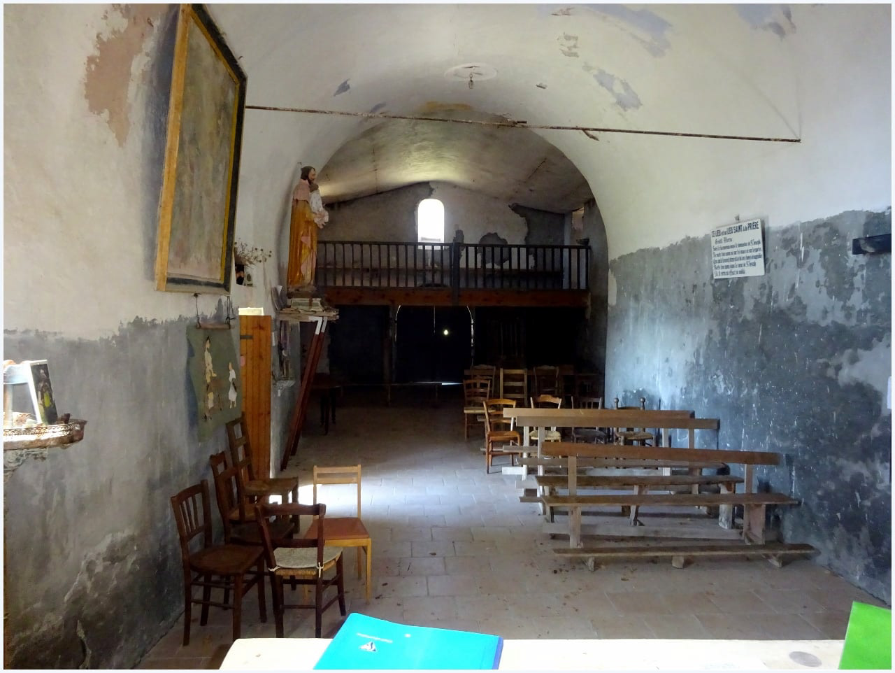 Hélas la chapelle dépérit....😢