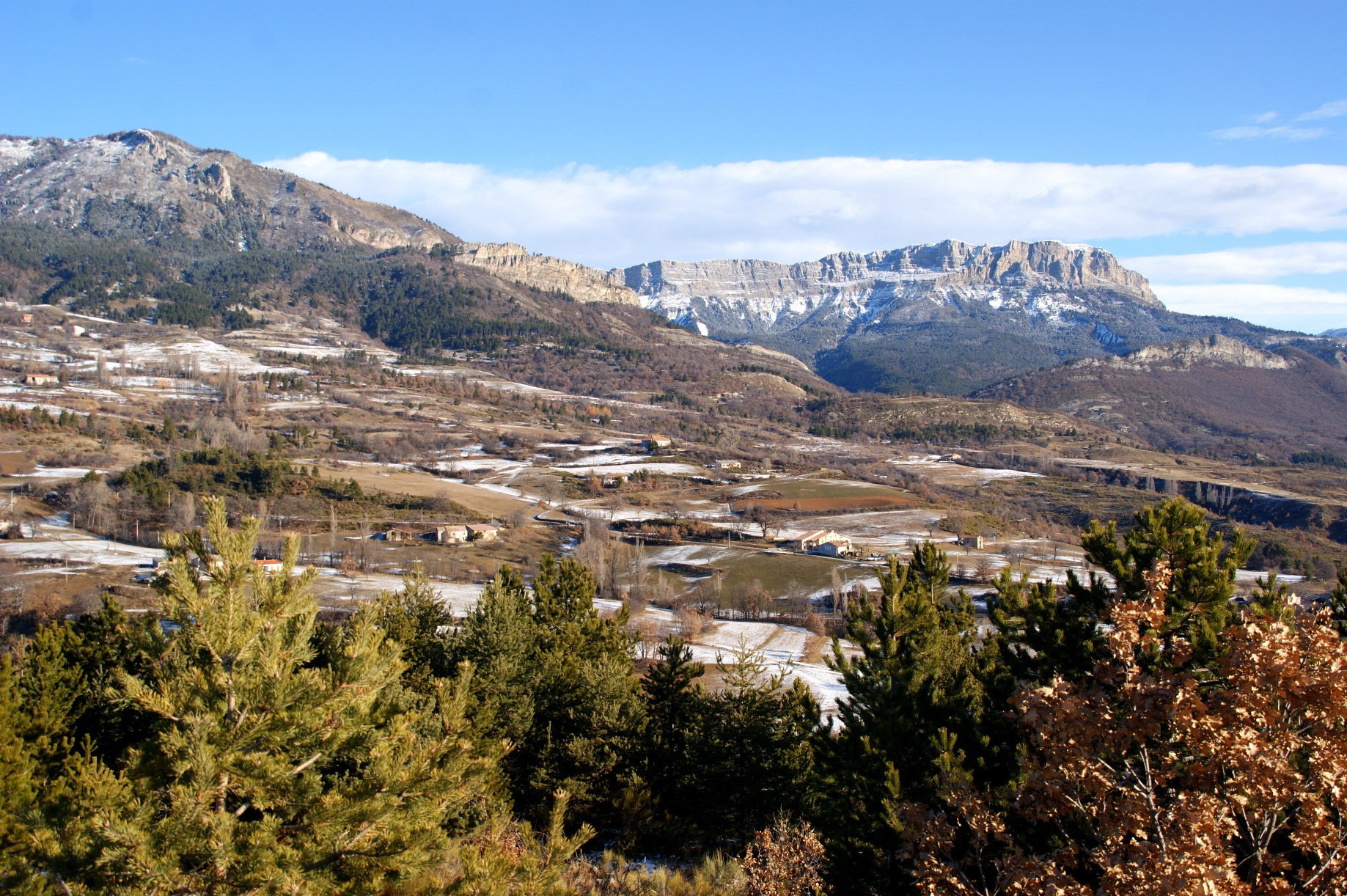 Vue depuis la crête de la colline du Juchin